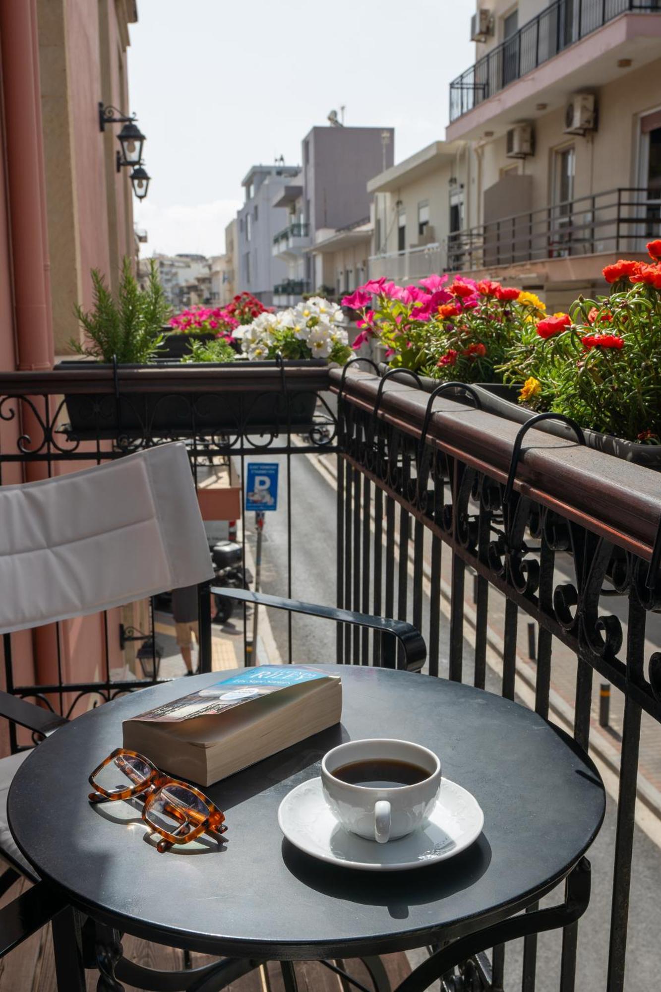 Phaedra Suites (Adults Only) Ретимно Экстерьер фото