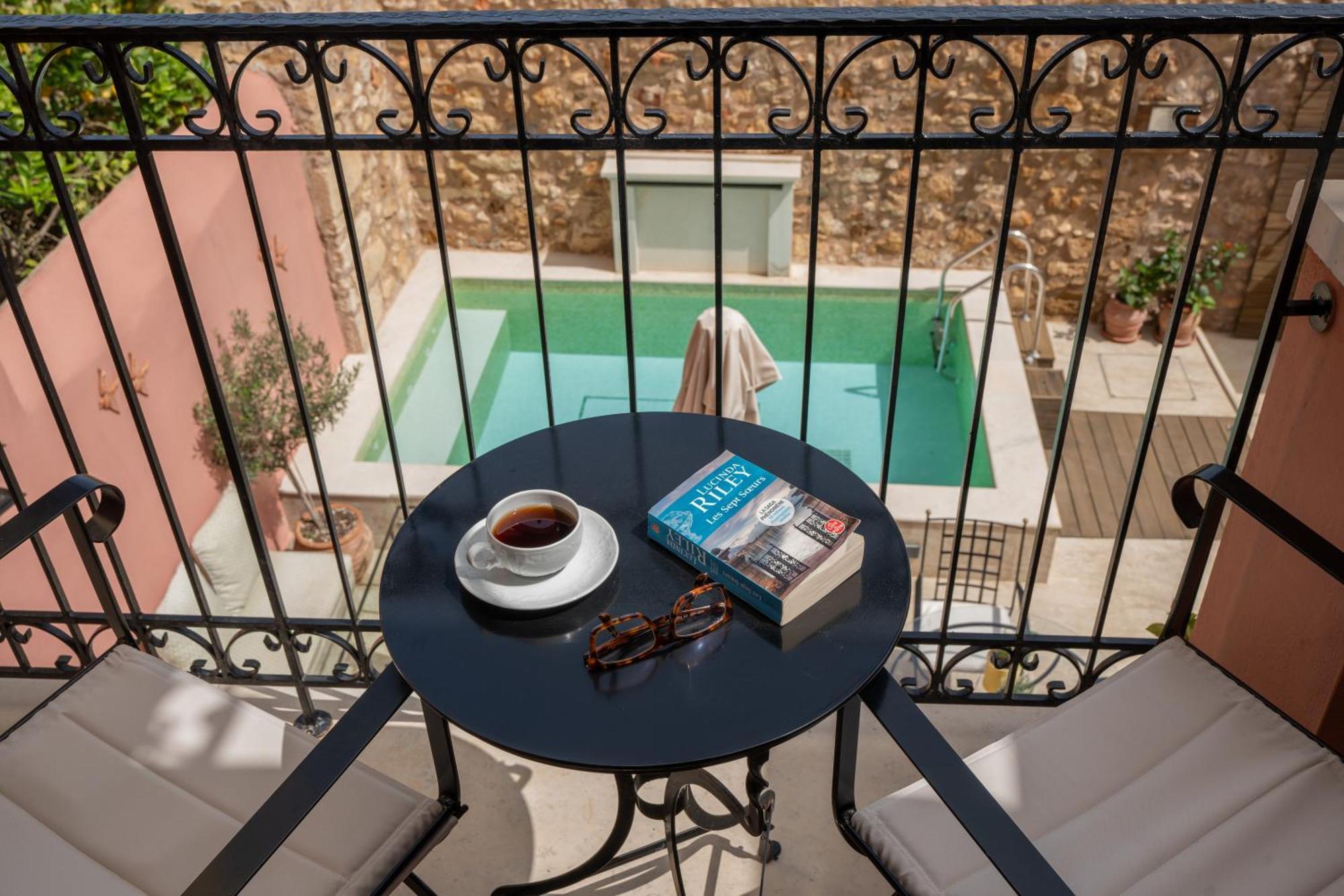 Phaedra Suites (Adults Only) Ретимно Экстерьер фото